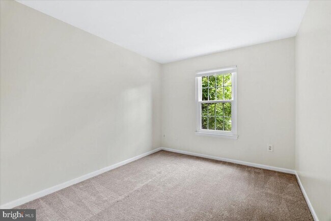 Building Photo - 5227 Regal Ct