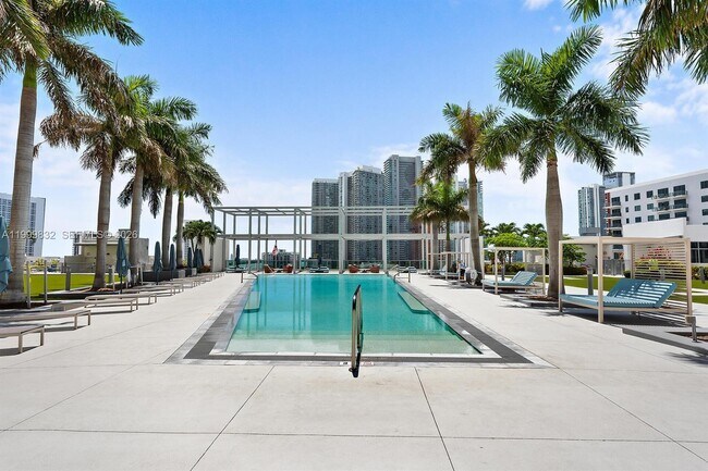 Building Photo - 3301 NE 1st Ave