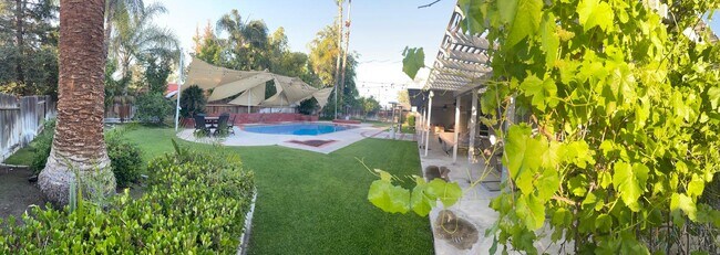 Building Photo - 11310 Pinehaven Ave