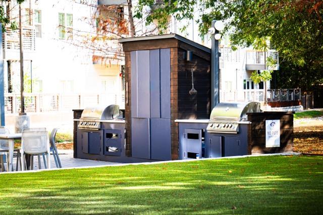 Building Photo - 2505 Thornton Rd