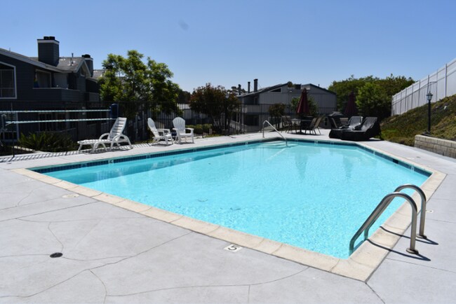 Building Photo - Spacious 2-Bed, 2-Bath Apartment North Park