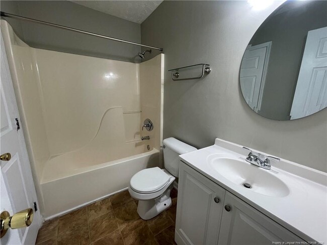 Building Photo - 2840 Chillingworth Dr