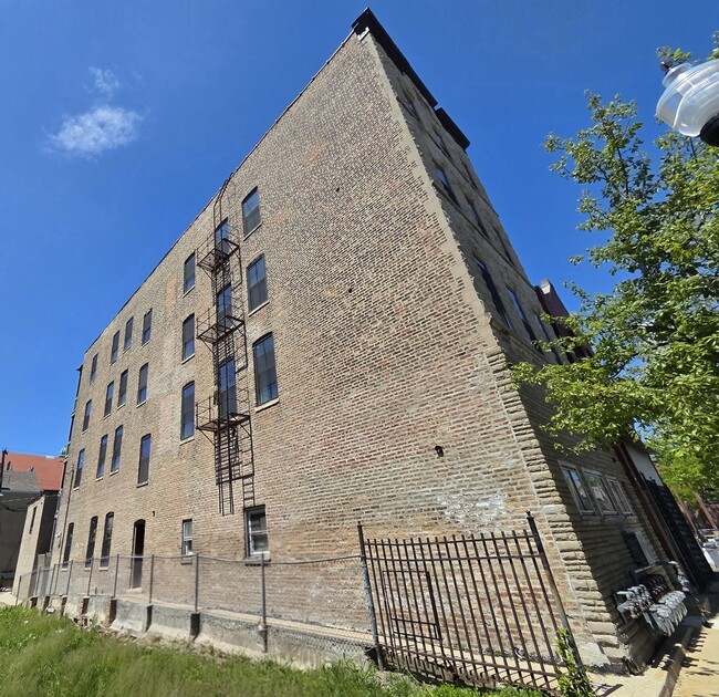 Building Photo - 3216 S Morgan St