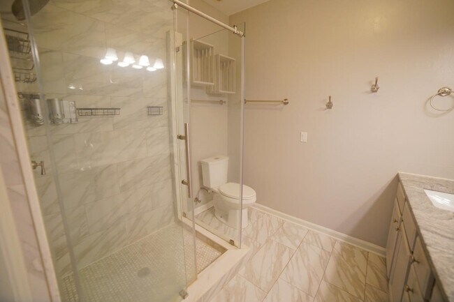 Building Photo - 5434 Hampton Hill Cir