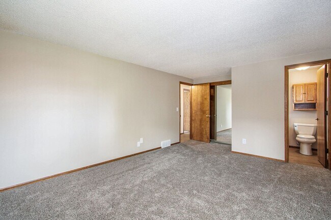 Building Photo - 3 br, 2 bath House - 2514 Kittredge Drive