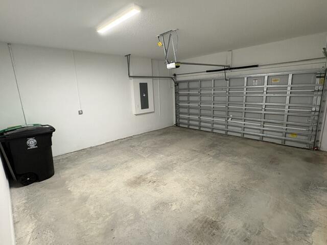 Building Photo - 9555 SW Indra Wy