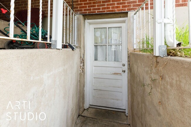 Building Photo - 28th Duplex
