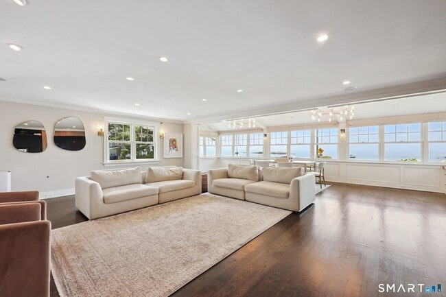 Building Photo - 19 Middle Beach Rd