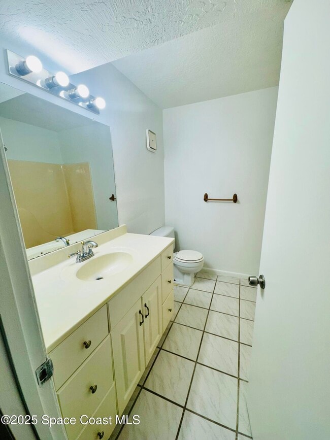 Building Photo - 2160 Forest Knoll Dr NE