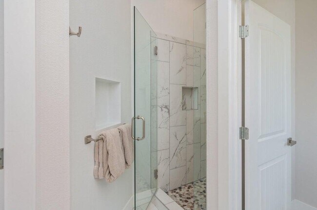 Building Photo - 508 Hideaway Ln