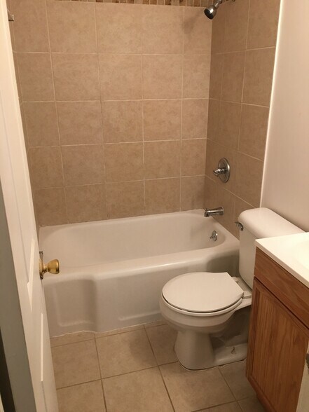 Building Photo - 1600 Military St