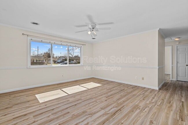 Building Photo - 1405 Flicker Dr