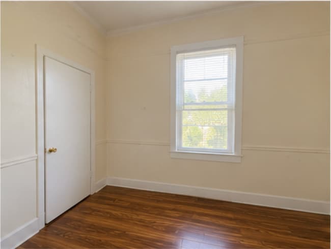 Building Photo - Charming Home Near Downtown Greer