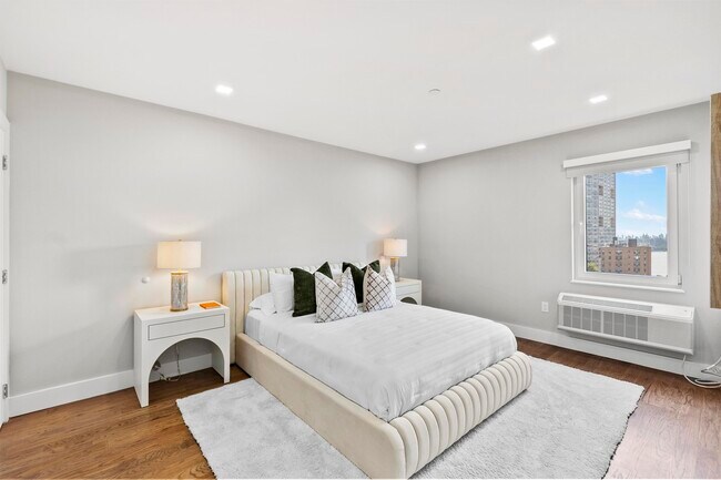 Building Photo - 60 68th St