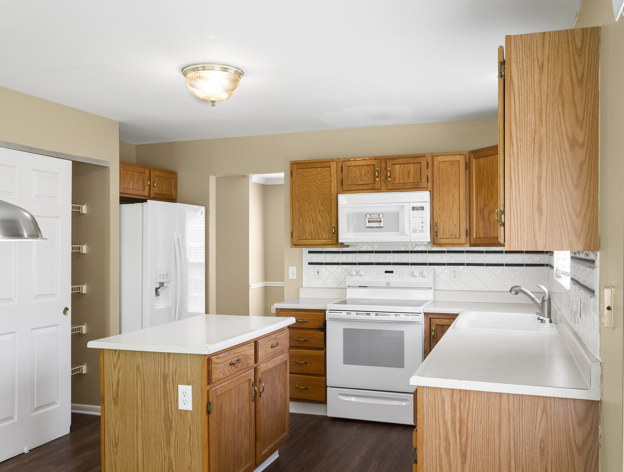 Building Photo - 1001 Vixen Dr