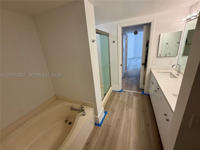 Building Photo - 3610 Yacht Club Dr