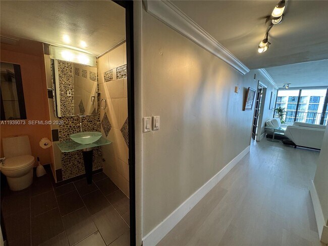 Building Photo - 555 NE 15th St