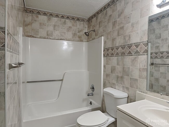 Building Photo - 7418 Palmetto Ct
