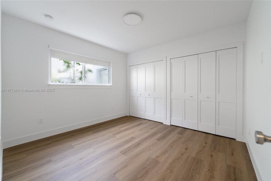 Building Photo - 3160 S Le Jeune Rd