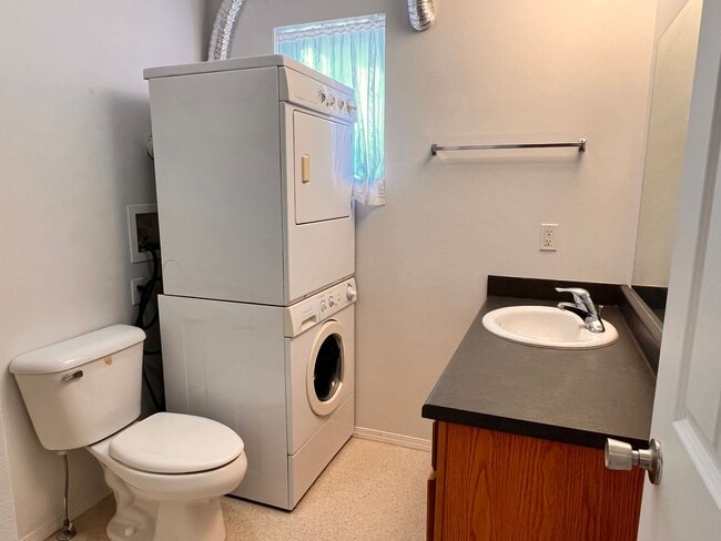 Building Photo - 1918 S 5th St W