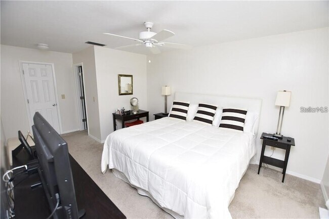 Building Photo - 3926 Calliandra Dr