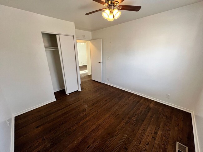 Building Photo - Spacious 3 Bedroom Home with Attached & Detached Garages