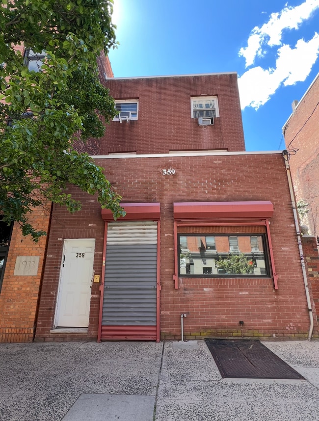 Building Photo - 359 Grove St