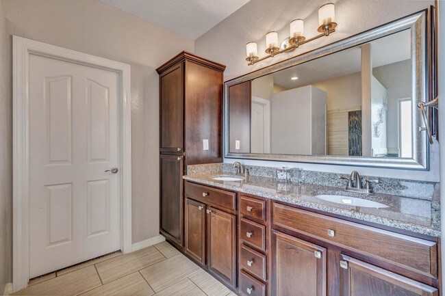 Building Photo - 14713 Rockbridge