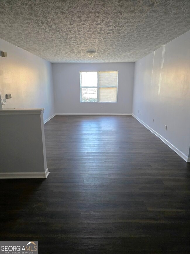 Building Photo - 12101 Fairington Ridge Cir