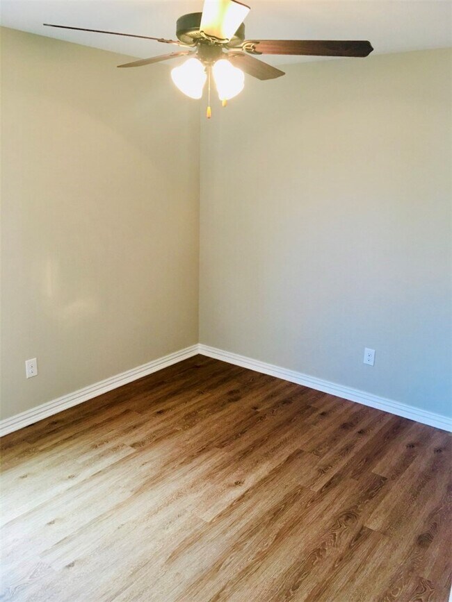 Building Photo - 4367 E Black Canyon St