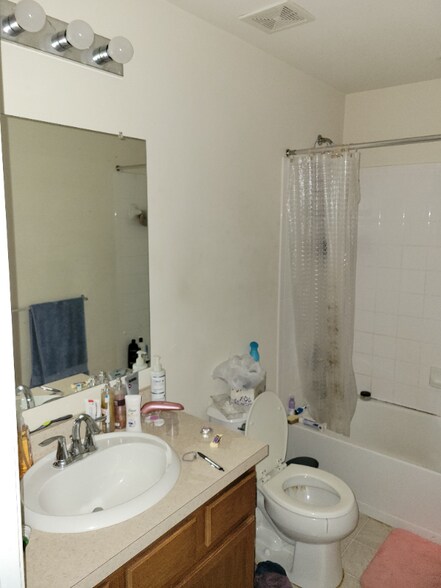 Building Photo - 284 Kentshire Dr
