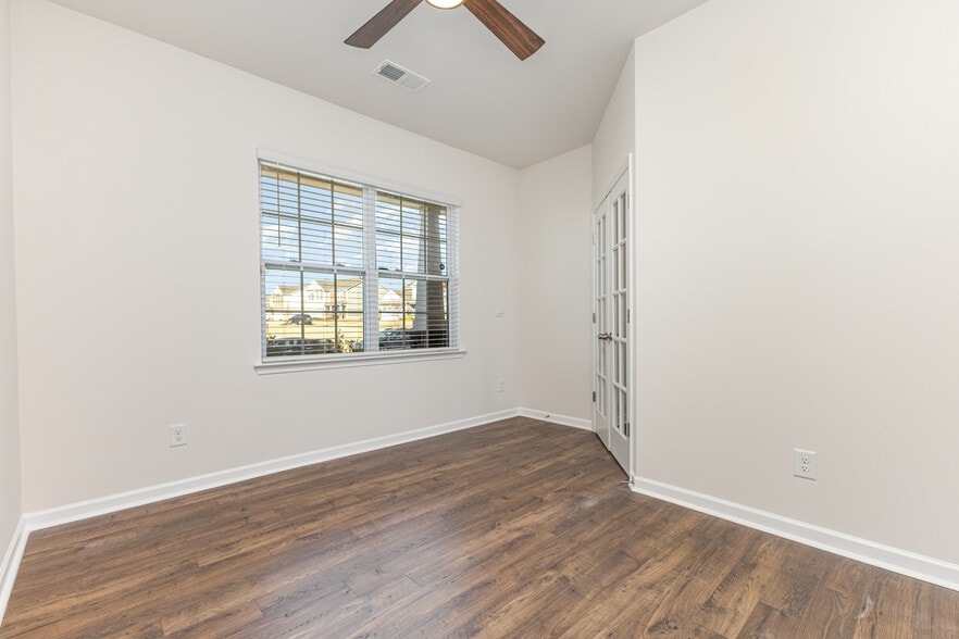 Building Photo - 7619 Nolen Farm Dr