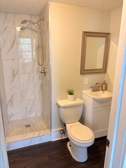 Building Photo - 2720 Ensley 5 Points W Ave