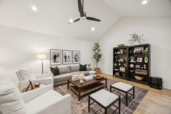 Building Photo - 5816 Orchid Ln