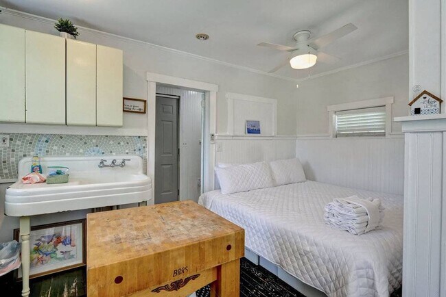 Building Photo - 5 Oystershell Ln