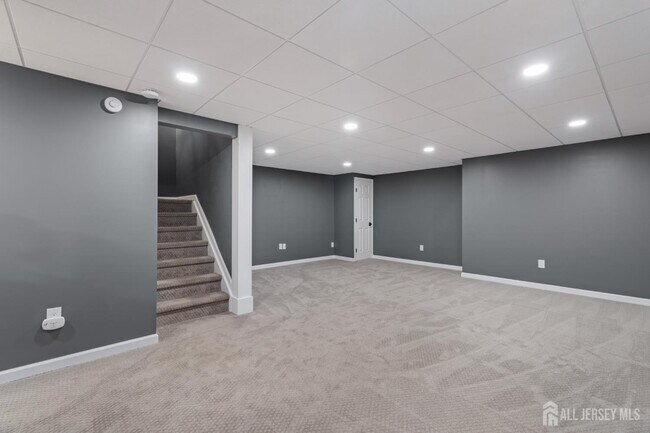Building Photo - 15 Faxon Dr