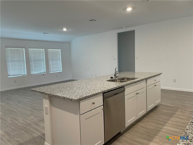 Building Photo - 447 Butterfly Bush Ct
