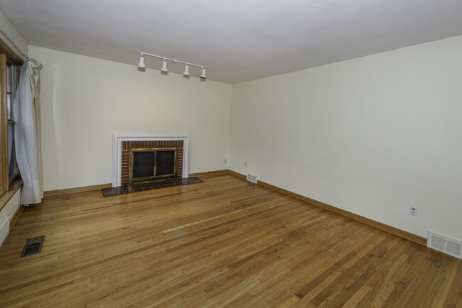 Building Photo - 1616 Morton Ave