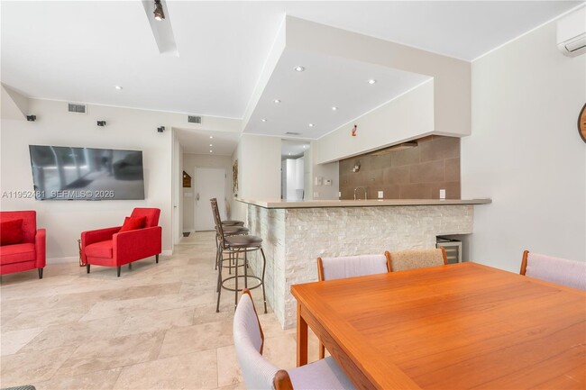 Building Photo - 472 Minola Dr