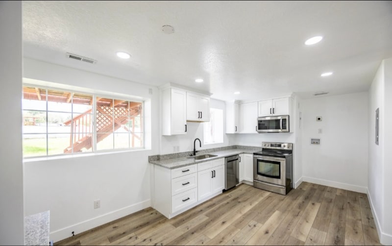 Building Photo - 465 S 100 E St