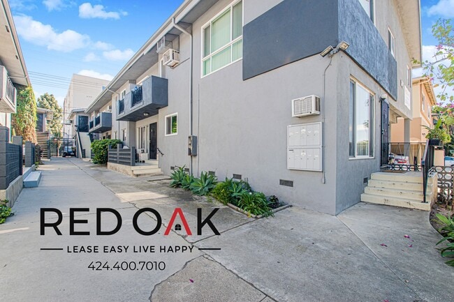 Building Photo - 642 Hayworth Ave