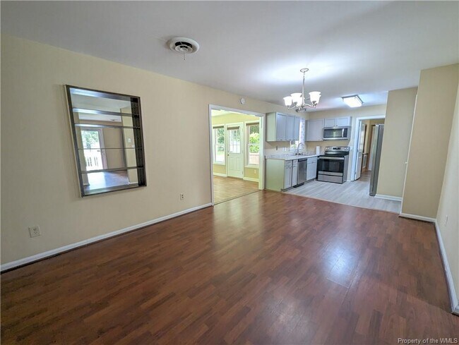 Building Photo - 111 King William Dr