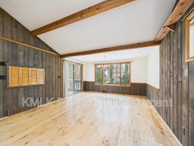 Building Photo - 5743 Brookwood Dr