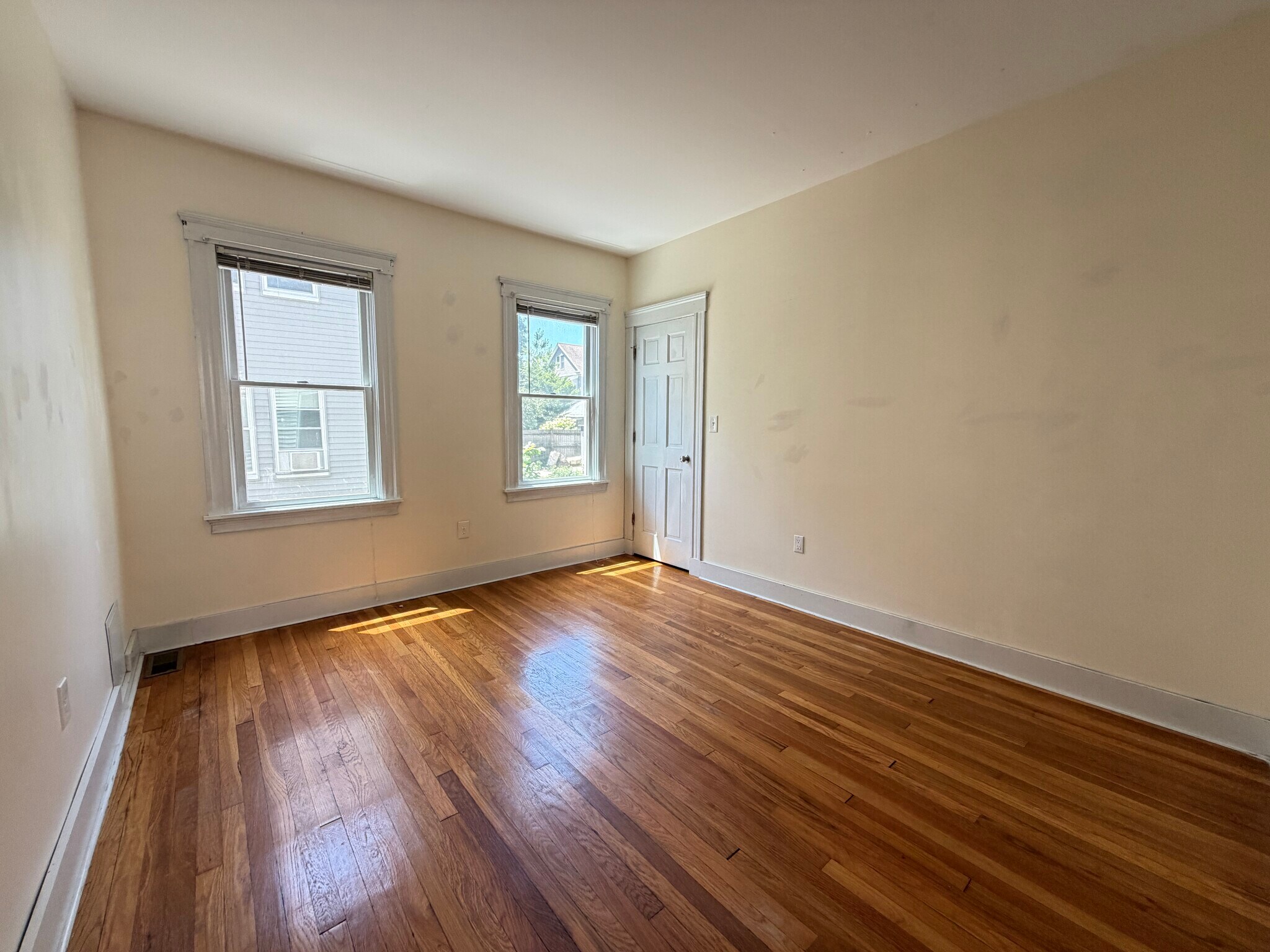 Building Photo - 38 Chipman St