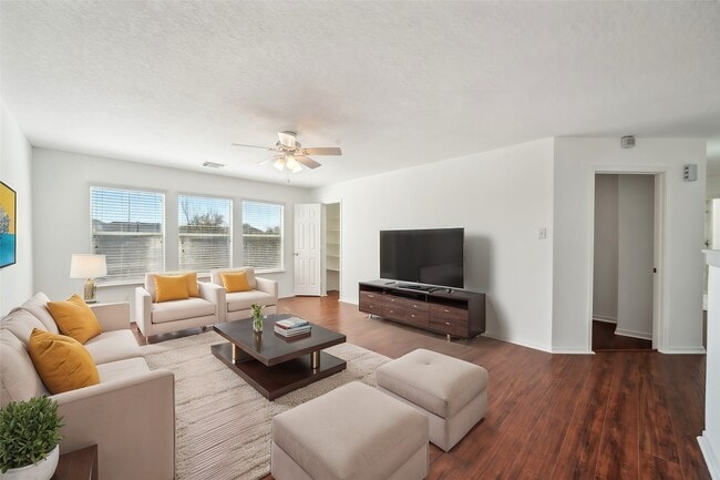 Building Photo - 15026 Magnoliabough Pl