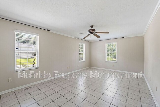 Building Photo - 3358 Tanglewood Dr