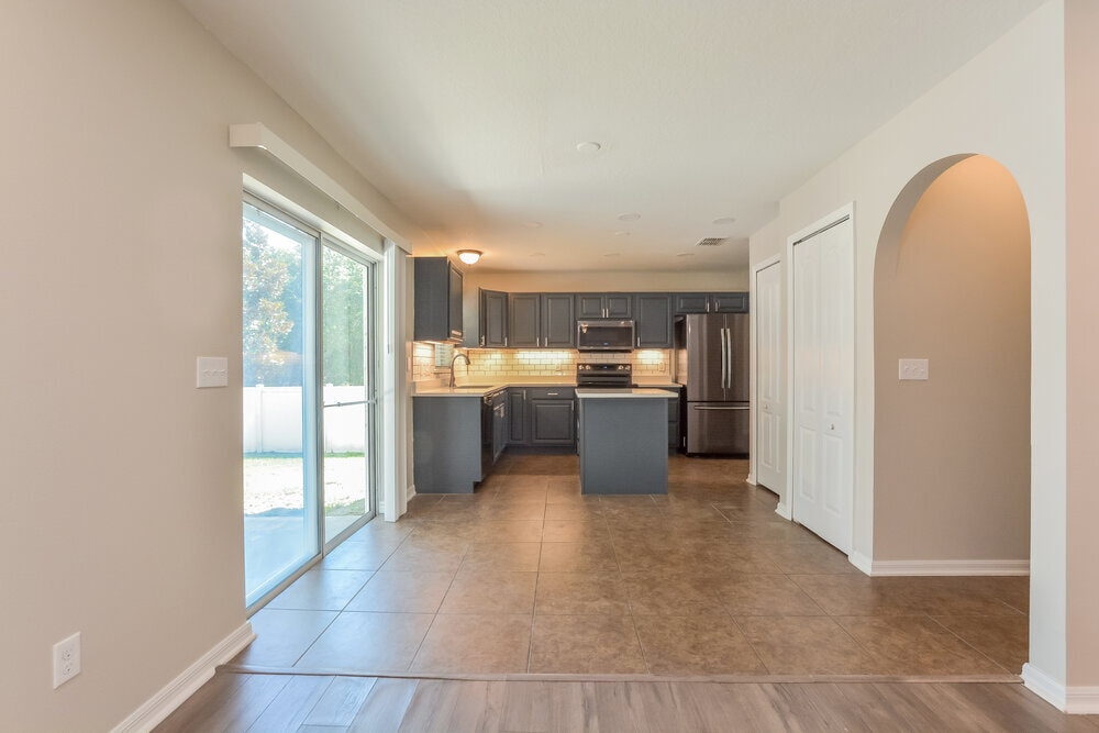 Building Photo - 7545 Sloewood Dr