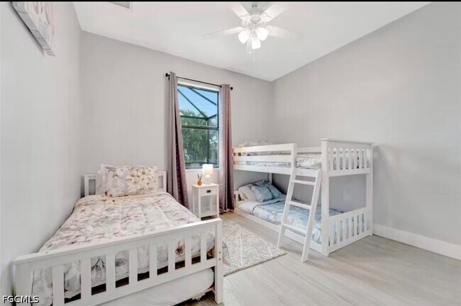 Building Photo - 3222 SW Santa Barbara Pl