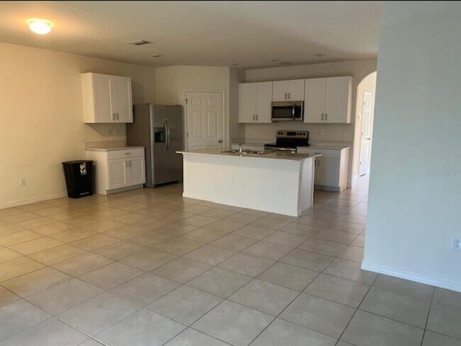 Building Photo - 390 Posadas Cir