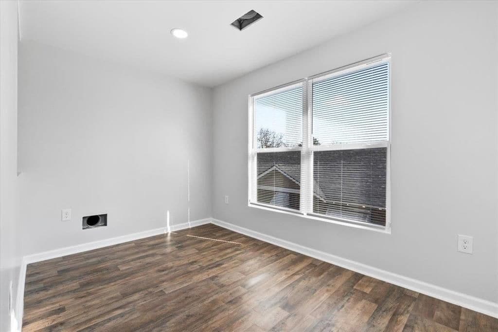 Building Photo - 1583 KENDALE